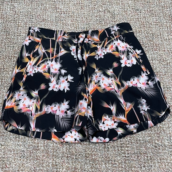 Tangerine Pants - 🔴3/$20🔴 Tangerine Floral Athletic Mesh Lined Shorts